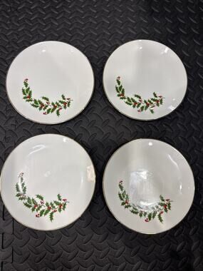 Vintage Fine China Japan Xmas Holly Berry Salad Plates Set Of 4 Gold Trim *